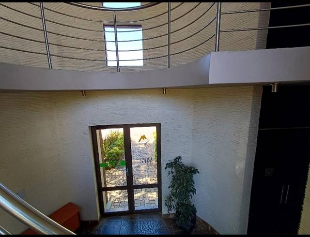 BUSINESS PROPERTY TO RENT IN ELDORAIGNE